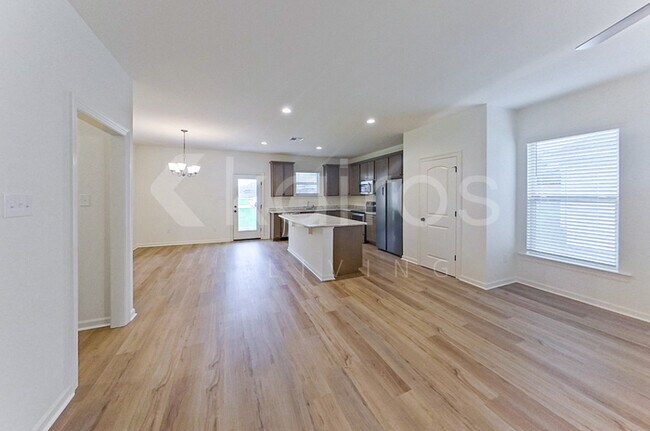 Photo - 119 Salvat Dr