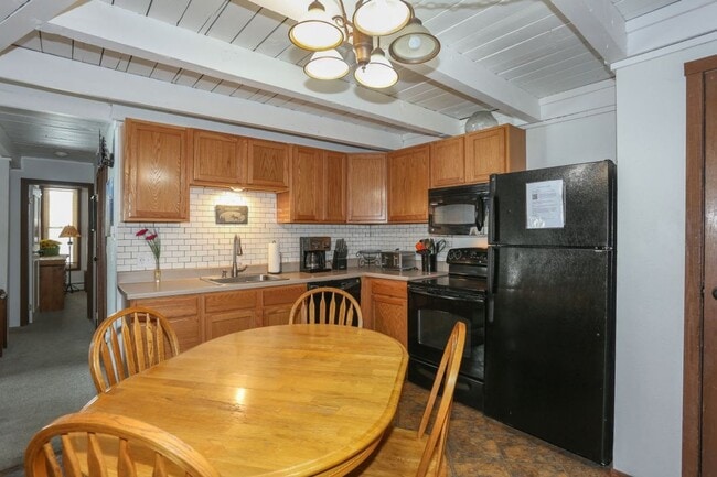 Photo - 2 Bedroom in Wildernest!  Summer lease!