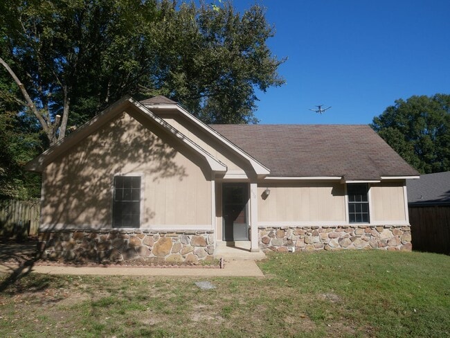 Building Photo - 850 Pinestone Pl