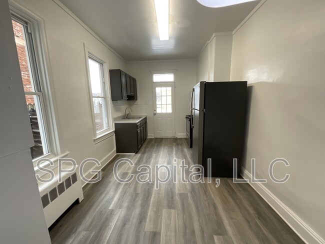 Photo - 938 W College Ave