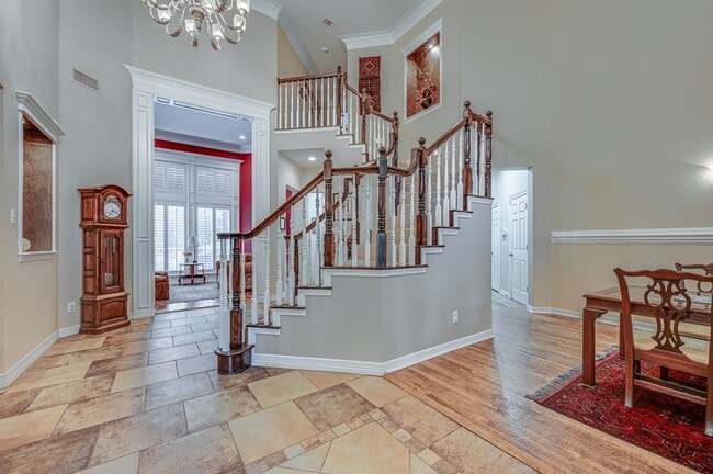 Photo - 100 Oak Forest Ln