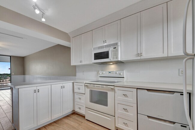 Photo - 4640 Lucerne Lakes Blvd W Unit 502