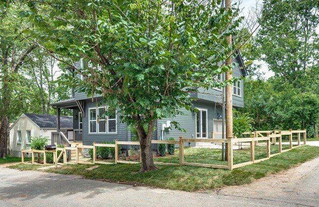 Photo - 2430 Little Ave