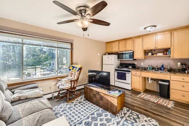 Building Photo - The Chalet Rental