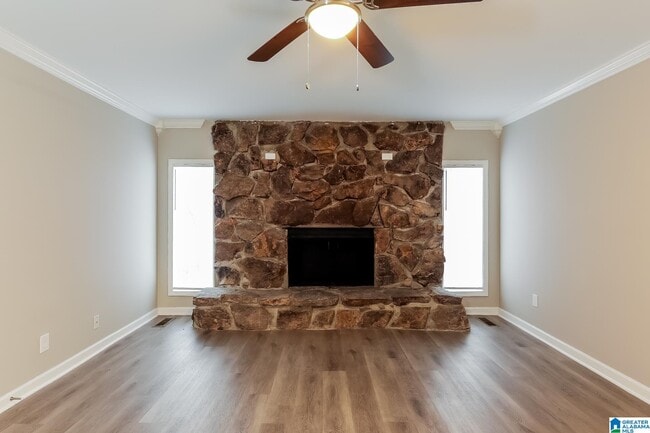 Photo - 637 16th Ave NW