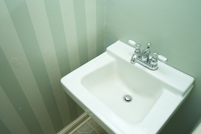 Photo - 101 Bollingwood Rd Unit Apt #B