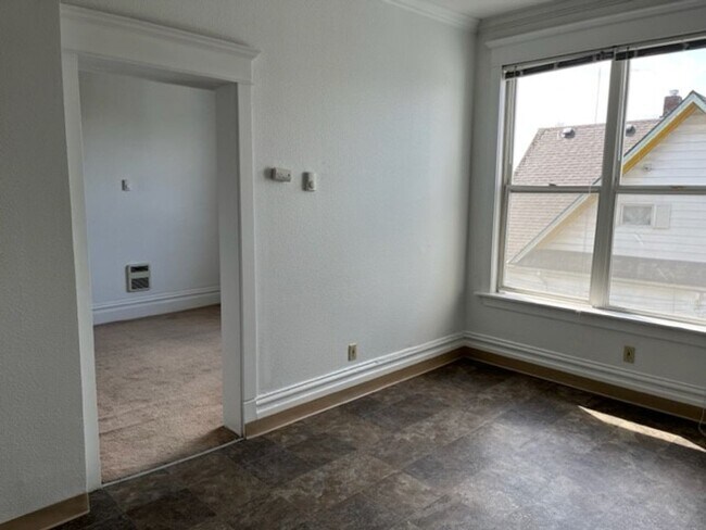 Photo - Camdon - 1 Bedroom - Central District - Vi...