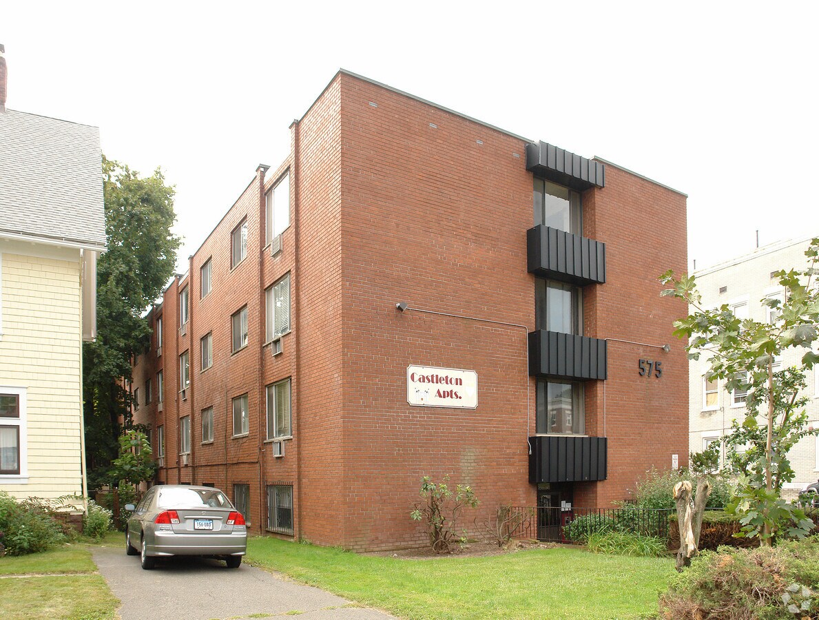 Photo - 575 Farmington Ave