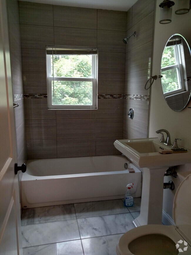 Building Photo - 200 Parker Hill Ave Unit 2 Rental