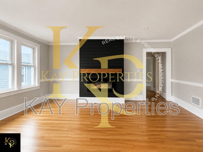 Photo - 817 Marigold St