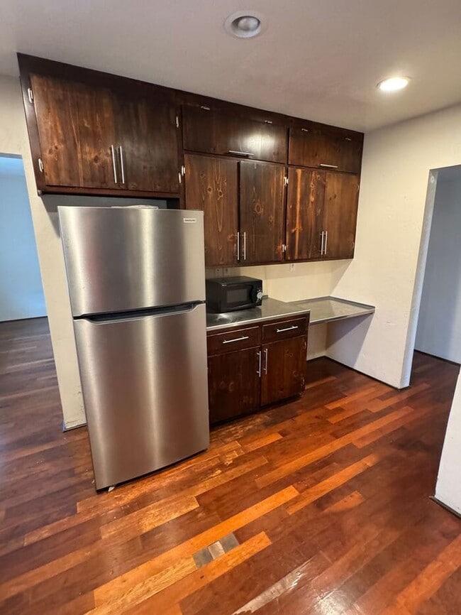 Photo - Charming 3 bedroom 2.bath with yard