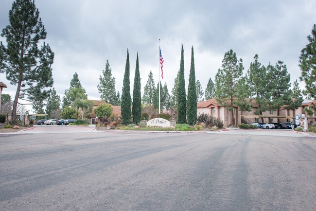 Building Photo - 12063 Alta Carmel Ct Unit Il Palio