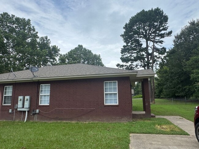 Photo - 122 W Nipper St