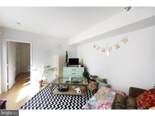 Photo - 447 Fairmount Ave Unidad A