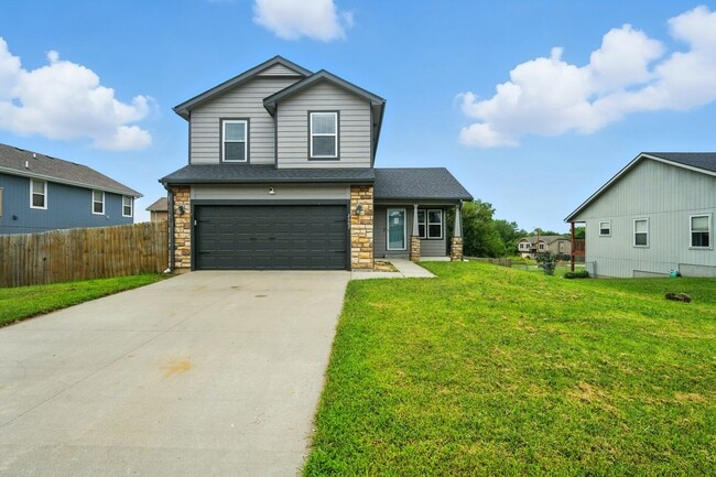 Building Photo - Beautiful Single Family Home, Sutter Woods...
