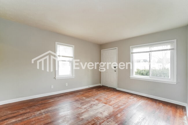 Photo - 3081 Grasmere Ave