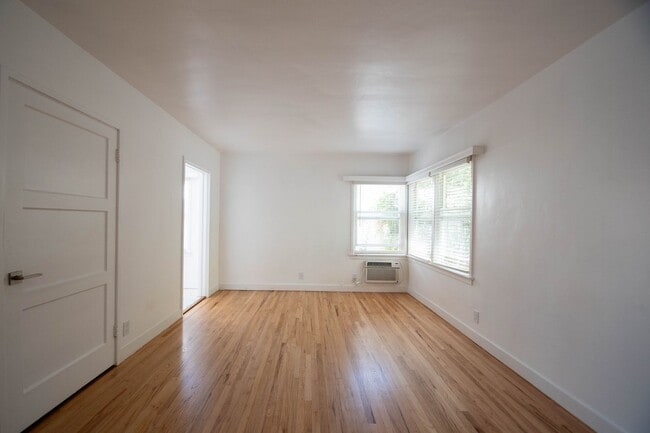 Photo - 14437 Dickens St Unit 14439 1/4