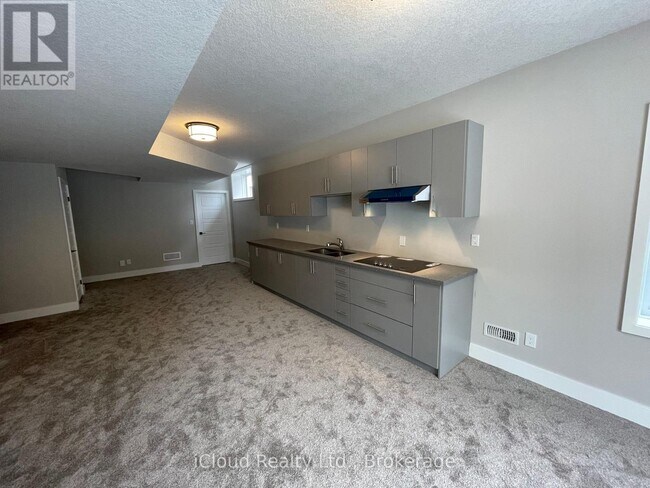 Photo - 27 Hollybrook Trail