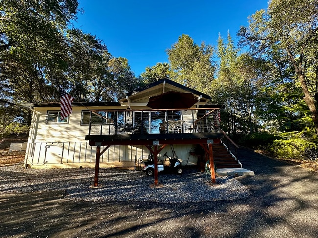 Building Photo - 12012 Lakeshore N Rental