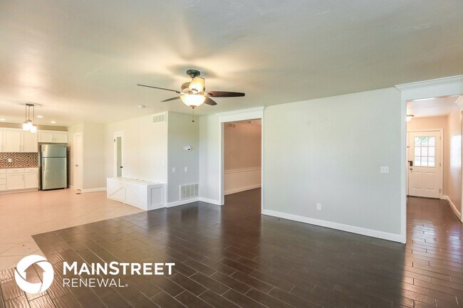 Photo - 6400 N Libby Ave