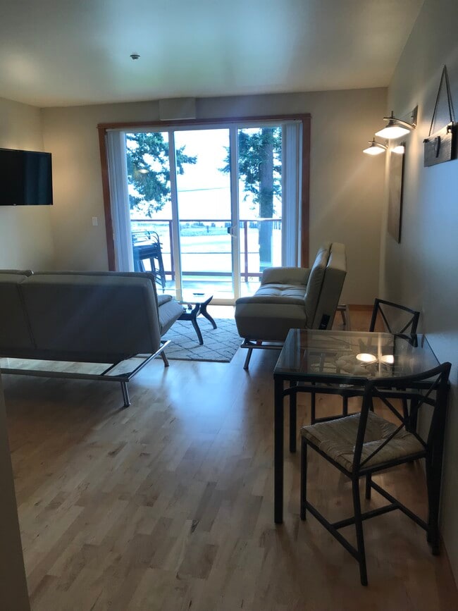 Building Photo - 7714 Birch Bay Dr Unit Grand bay condominium