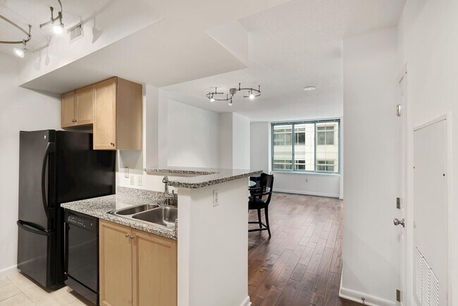 Photo - 851 N Glebe Rd Unit # 418