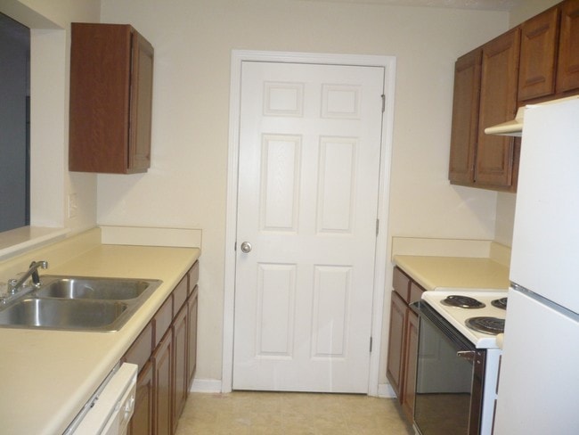 Photo - 6201 Waldrop Pl
