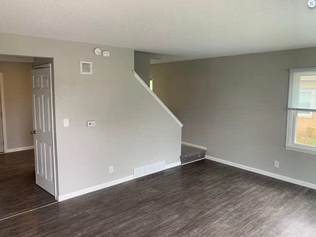 Photo - 207 E 35th St