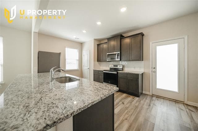 Photo - 1817 Dahlia Way
