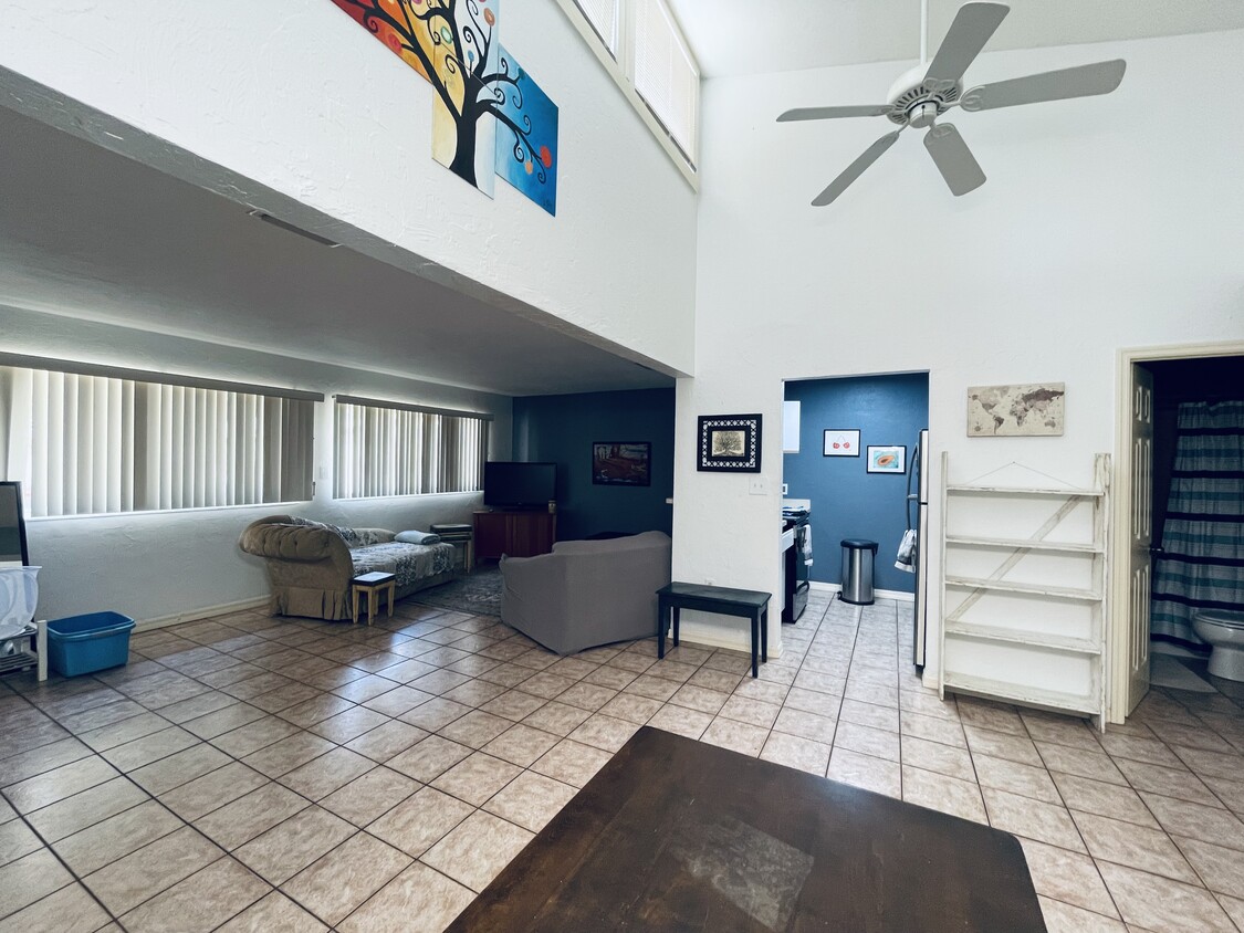 Photo - 747 SE 2nd Pl (Gainesville, FL)