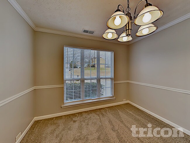 Photo - 872 Woodside Dr