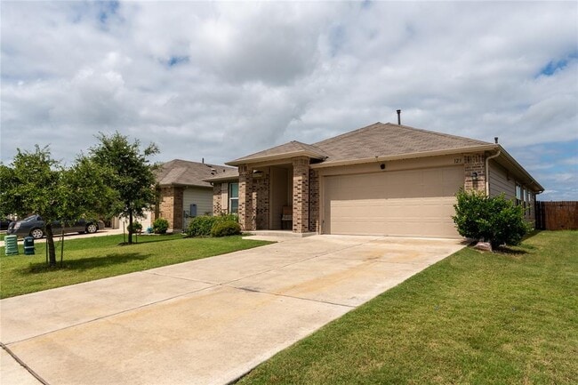 Building Photo - 123 Stellamar Dr