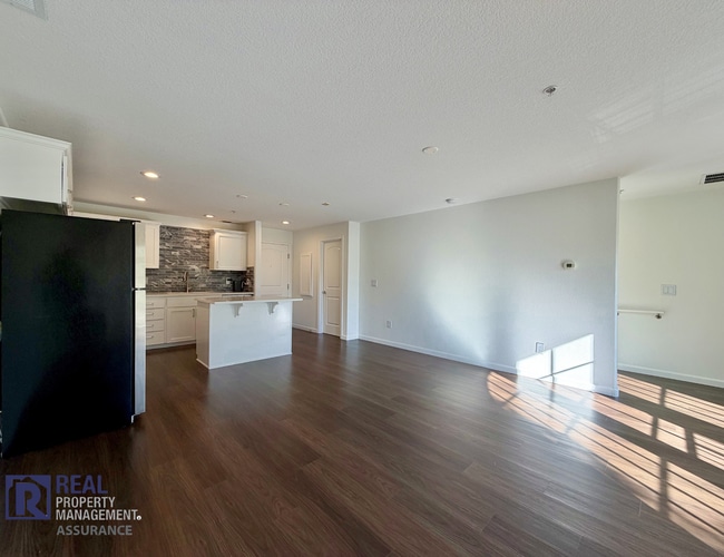 Photo - Spacious 1 Bed / 1.5 Bath Condo in Desirable Sherwood Unit 203