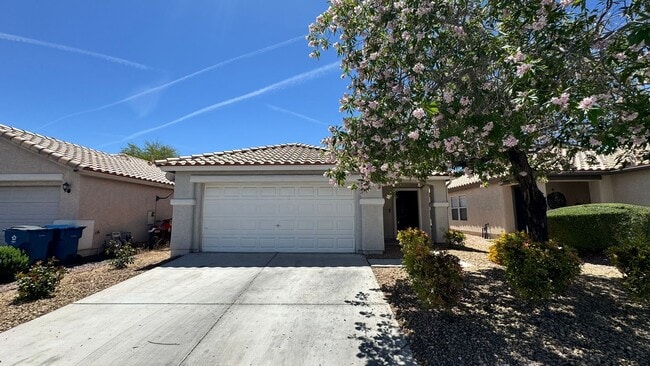 Building Photo - Executive 3 bedroom