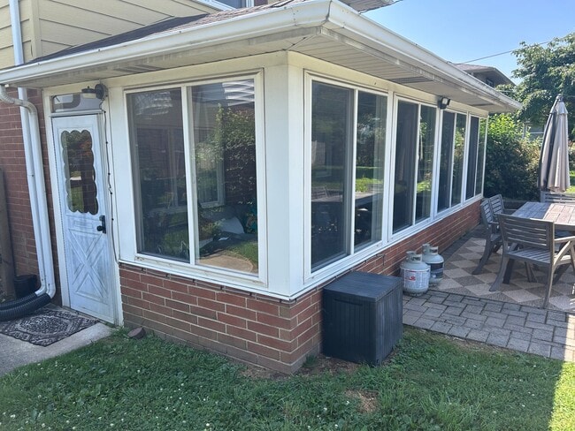 Photo - 1107 Ipswich Dr