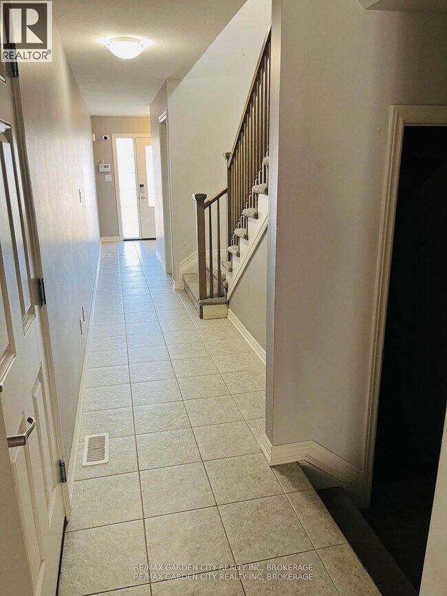 Photo - 79 Heron St