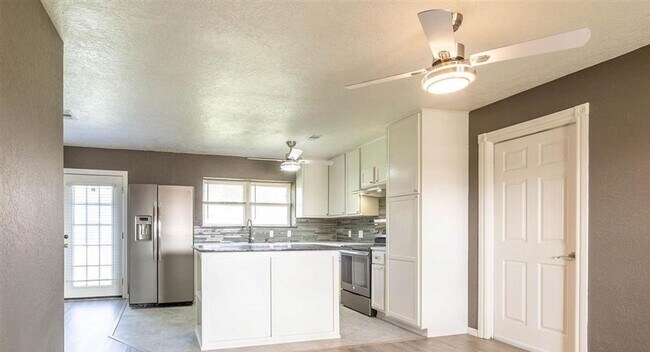 Photo - 4724 NW Ridgecrest Dr