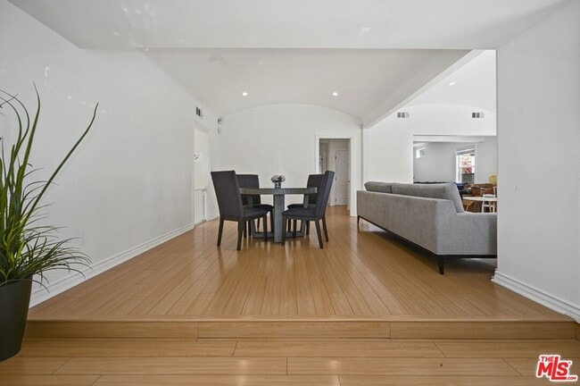 Photo - 232 Crescent Dr
