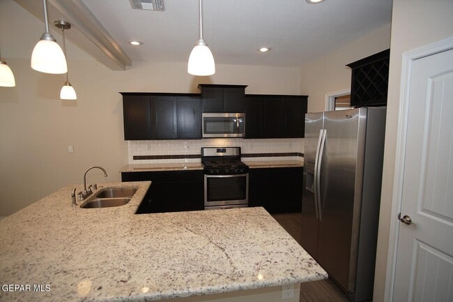 Photo - 2136 William Caples St