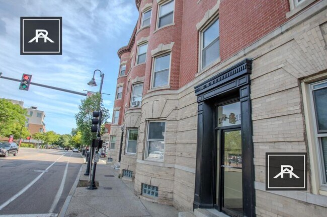 Building Photo - 3 bedroom in Brookline MA 02135 Unit 7 Rental