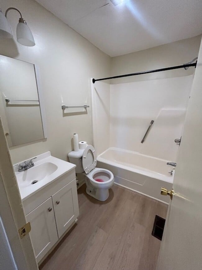 Photo - 3601-B Hillcrest Dr Unit 3601-B Hillcrest Dr