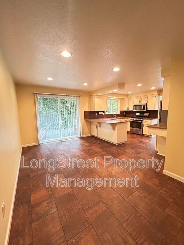 Photo - 3572 NW Satinwood St