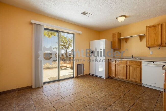 Photo - 708 Shire St SW