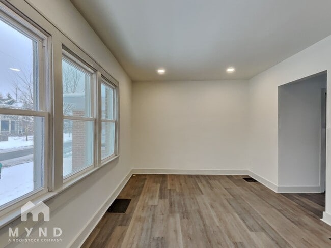 Photo - 1724 Woodlawn Ave