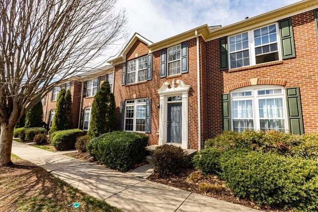 Photo - 2042 Lockwood Dr