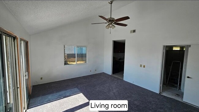 Photo - 832 Adelita St