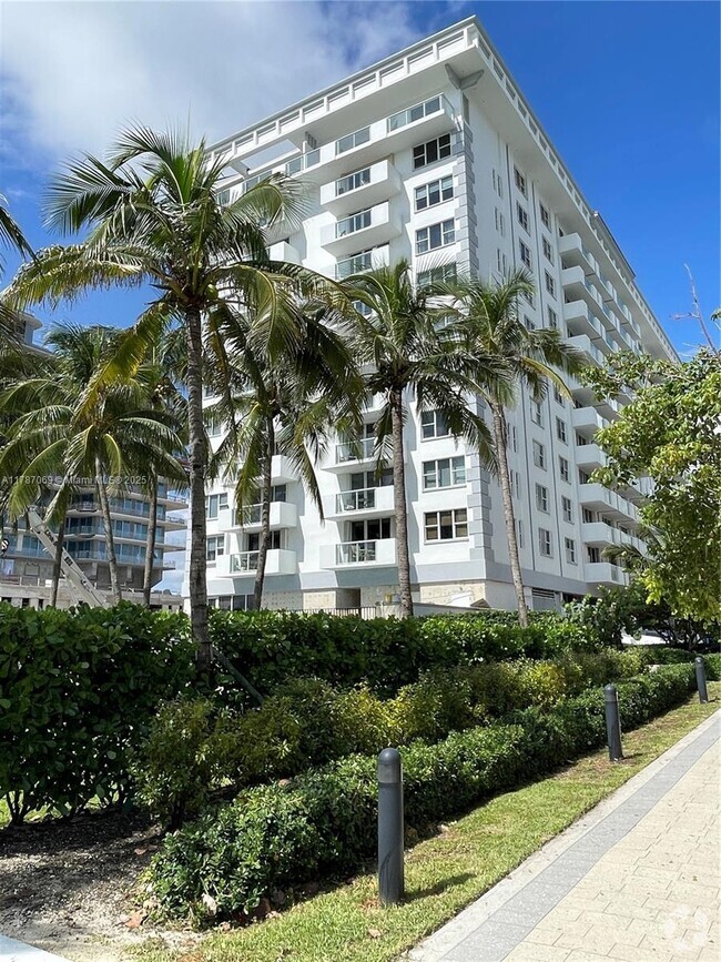 Building Photo - 9195 Collins Ave Unit 1012 Rental