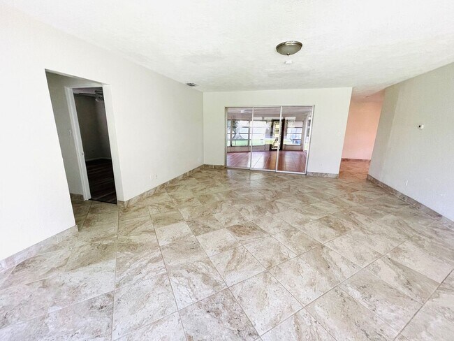 Photo - Spacious 2 Bed/2Bath House for Rent in West Bradenton