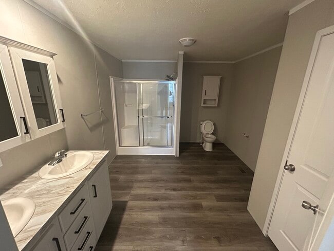 Photo - 663 Oregon St