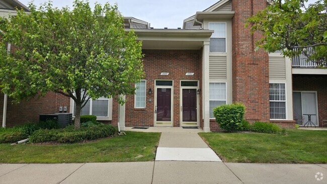 Building Photo - 15337 Yale Dr Rental